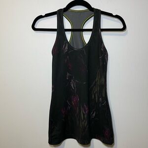Lululemon women’s black floral cool racerback midnight iris in size XS